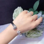 Double Panthere Silver Cuff Bracelet for a Bold and Elegant Look - Image 3