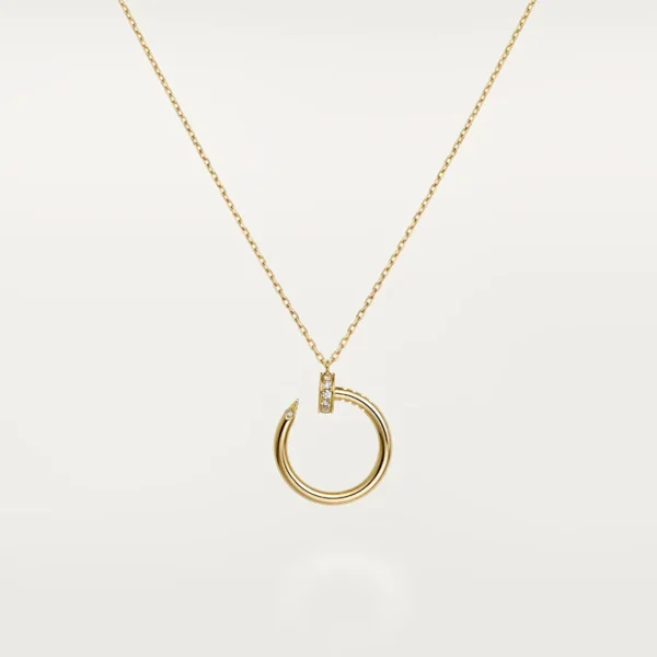 Elegant Gold Circle Pendant Necklace for Timeless Style