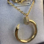 Elegant Gold Circle Pendant Necklace for Timeless Style - Image 2