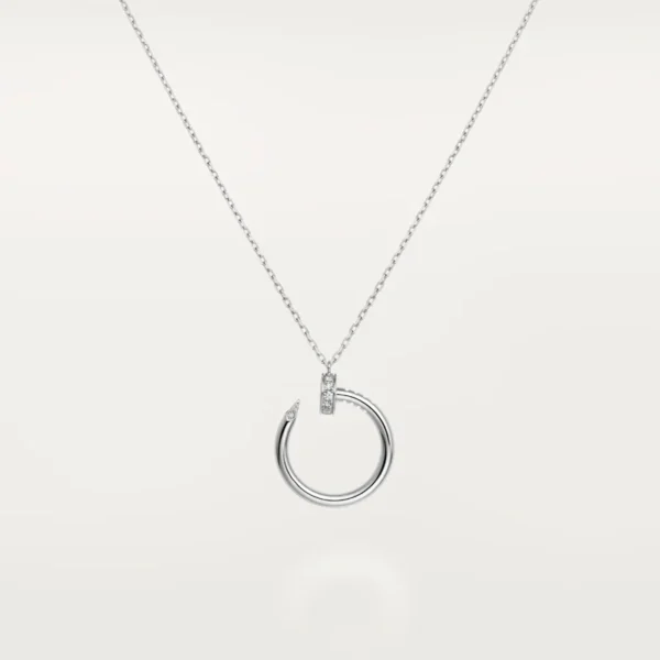 Elegant Silver Circle Pendant Necklace for Timeless Style